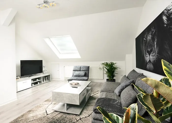 2,5-Zimmer Inkl Arbeitsplatz, Wlan & Free Netflix, Amazon-Free Parken Vollausgestattete Wohnung, 24H Check In