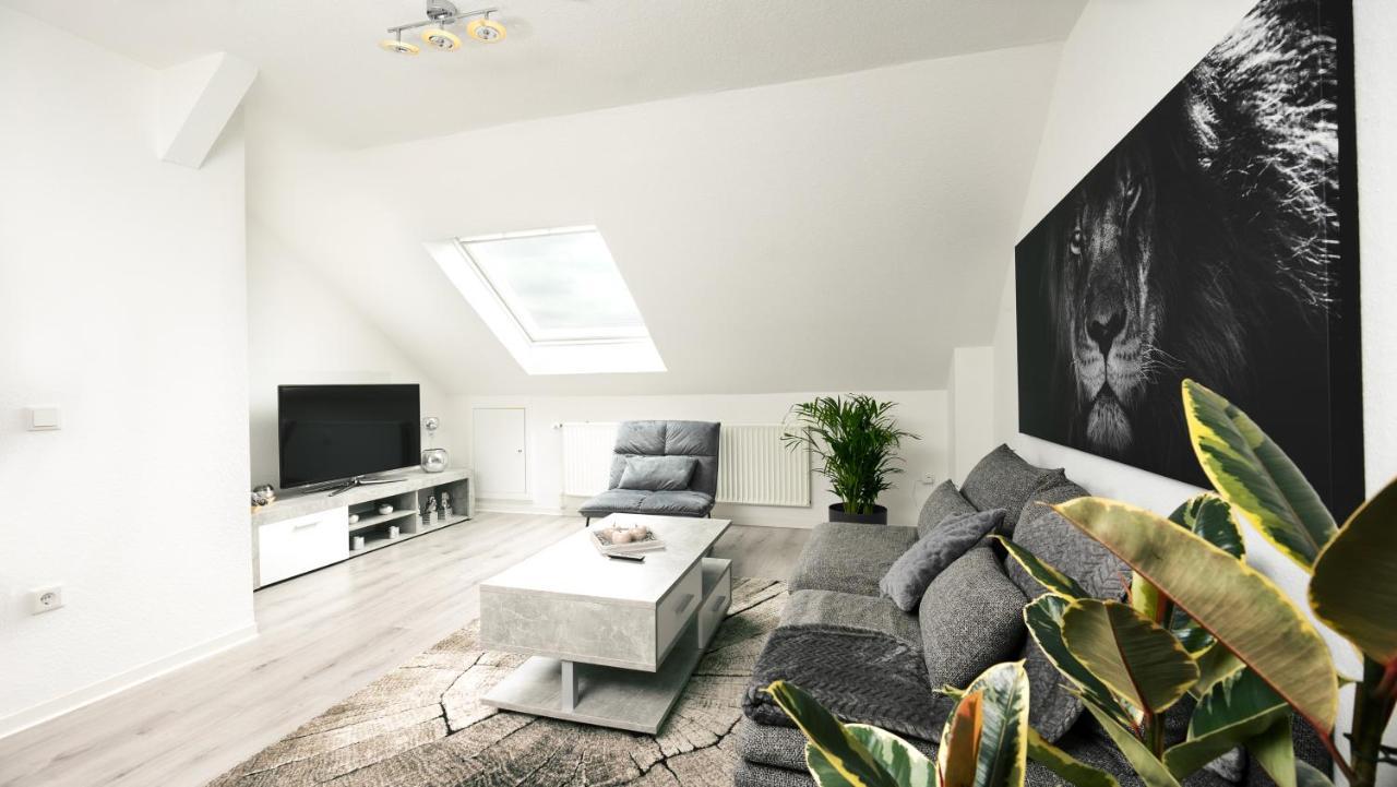 Smart Apartment: Work-ready With Netflix & Parking