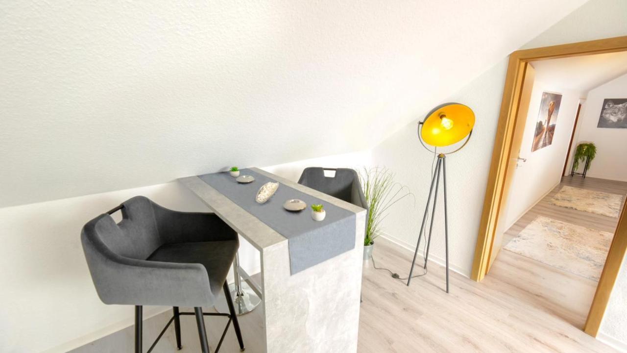 Smart Apartment: Work-ready With Netflix & Parking