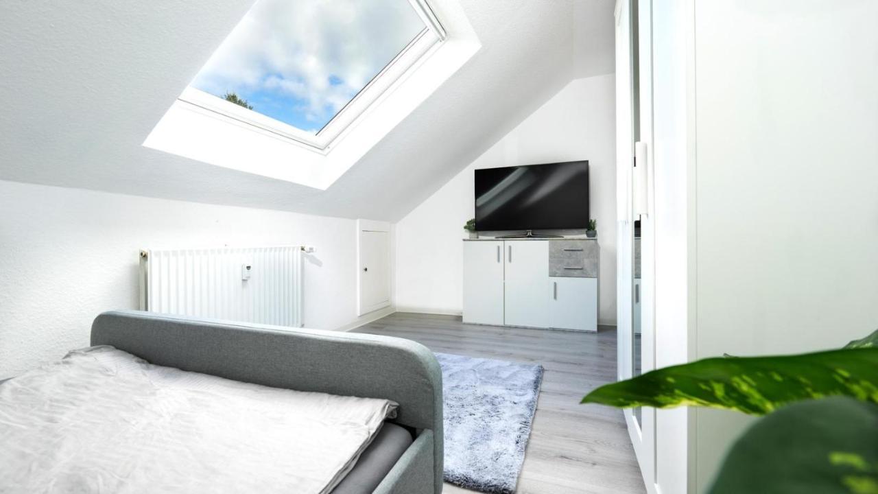 Apartment Smart Apartment: Work-ready With Netflix & Parking *