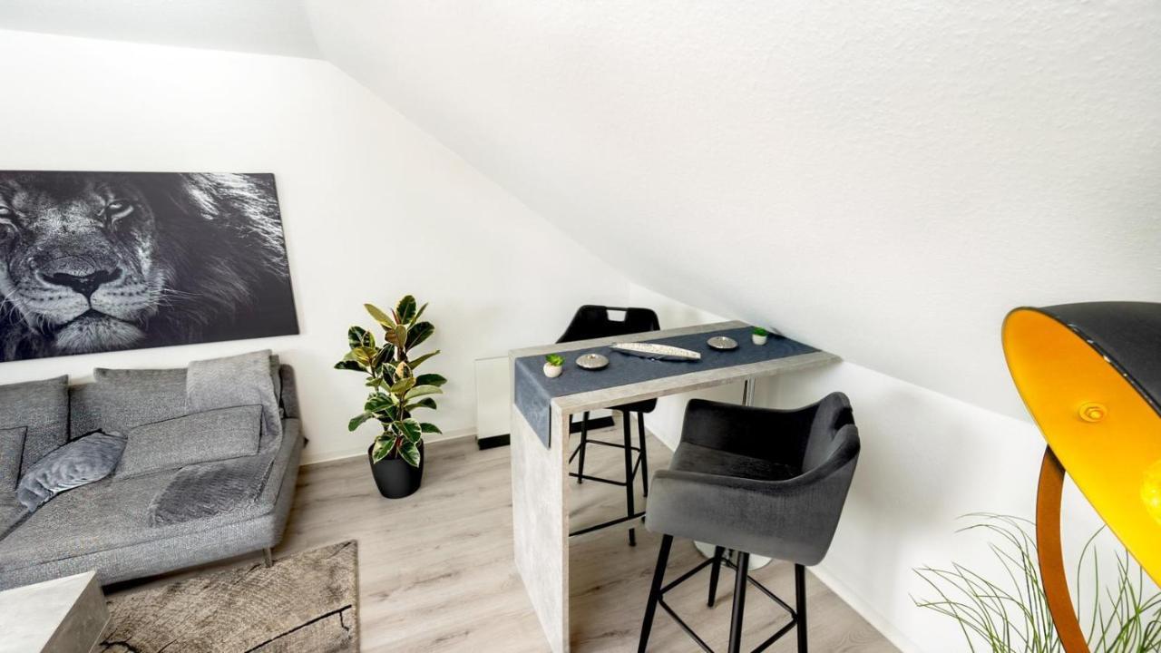 Smart Apartment: Work-ready With Netflix & Parking